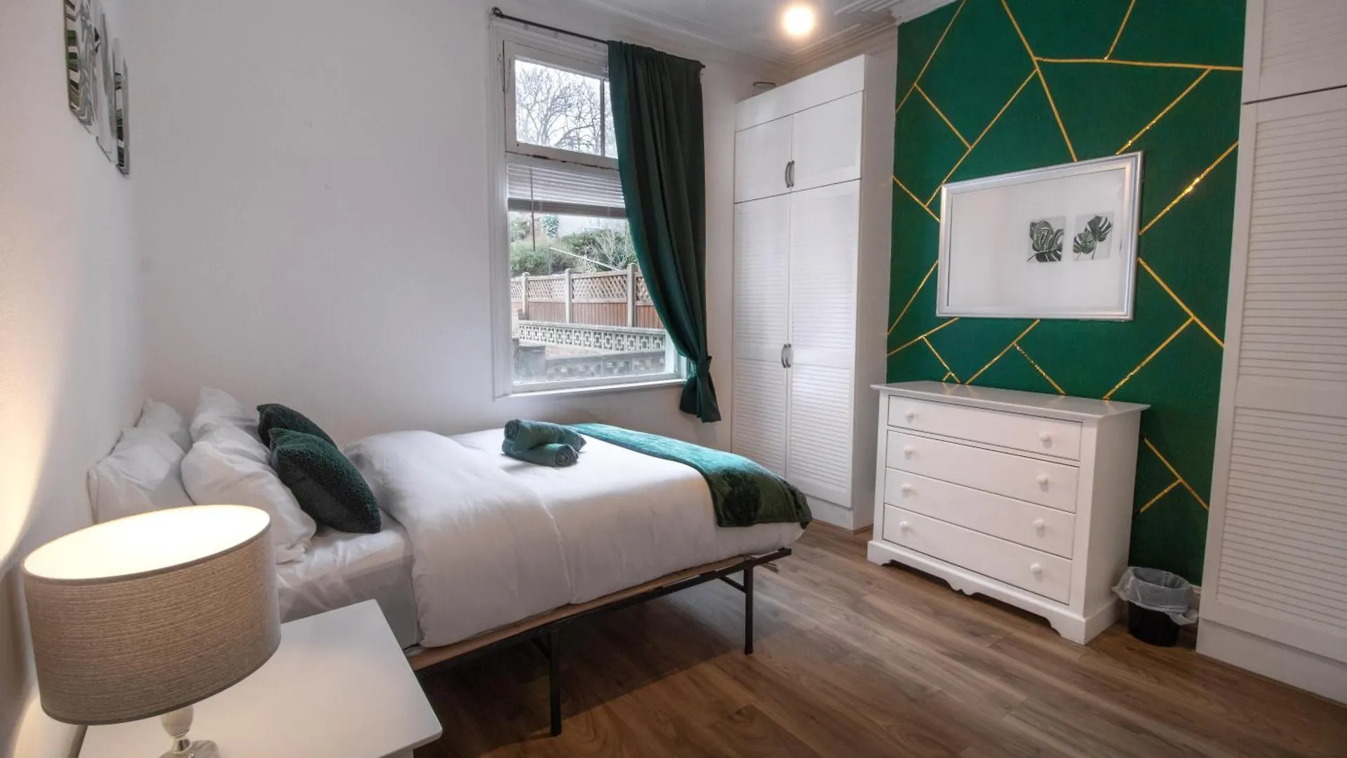 2Bd Garden Flat - Parking - O2,Excel,Cityairport Лондон