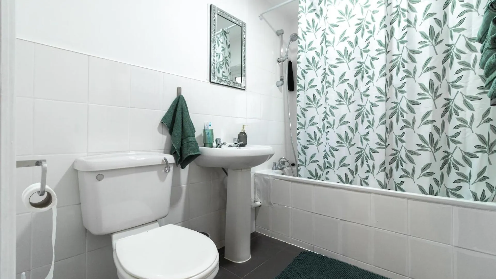 Апартаменты 2Bd Garden Flat - Parking - O2,Excel,Cityairport Лондон Великобритания