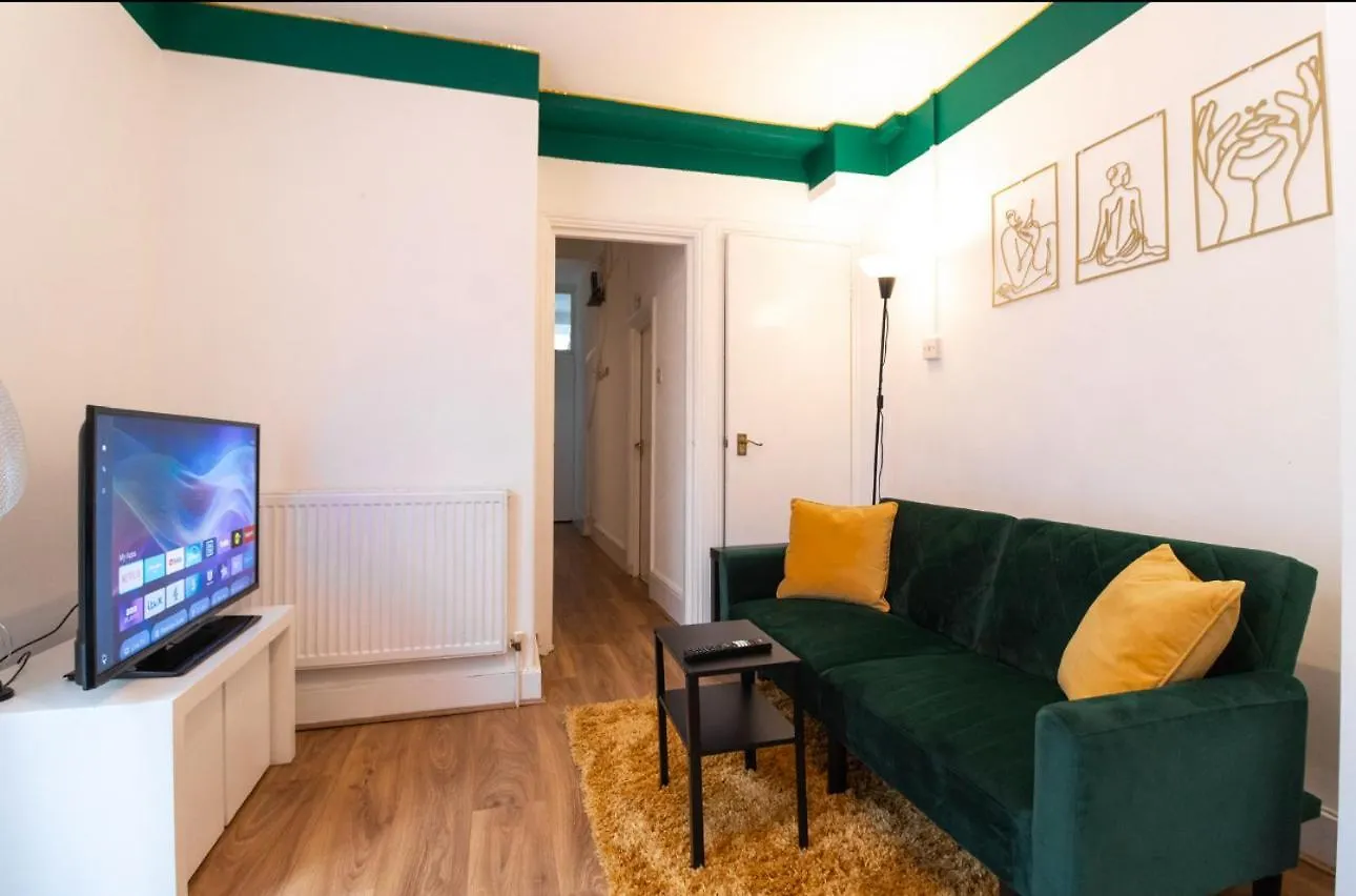 Апартаменты 2Bd Garden Flat - Parking - O2,Excel,Cityairport Лондон Великобритания