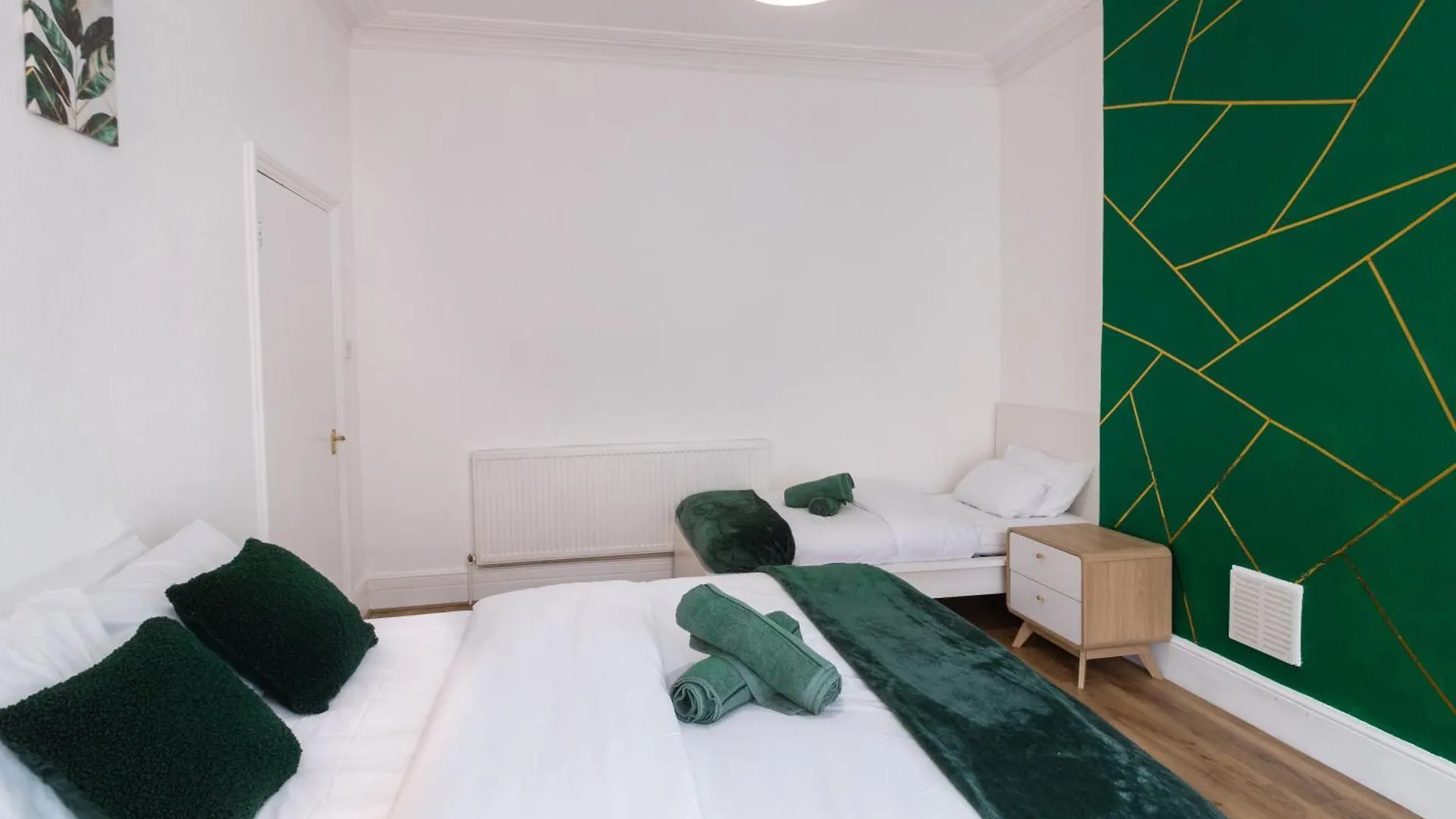 Апартаменты 2Bd Garden Flat - Parking - O2,Excel,Cityairport Лондон